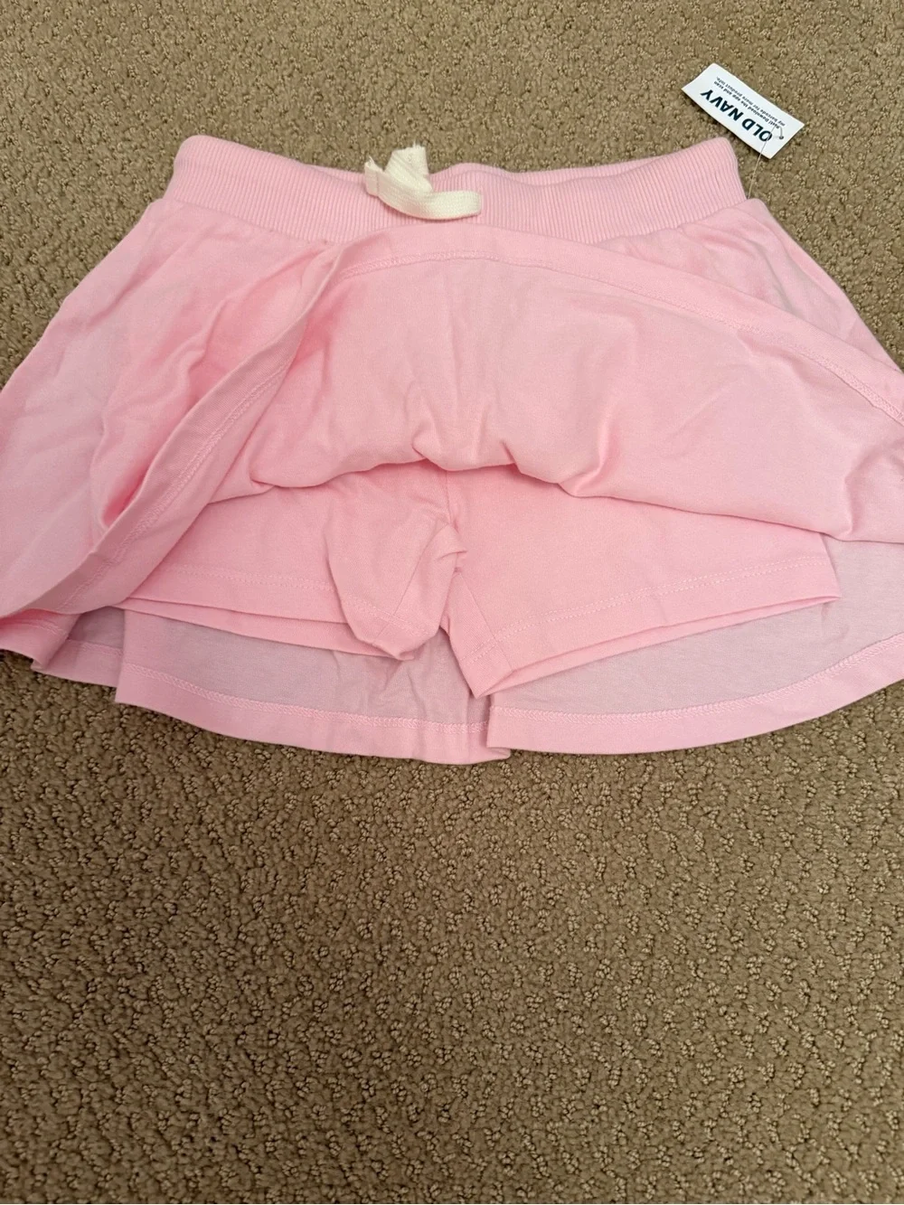 NWT. Old Navy girls skirt. Size medium (8)